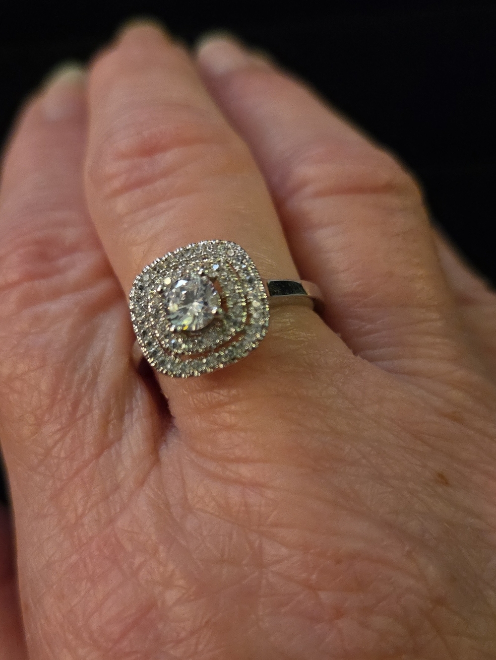 NEW - Ring...size 8 - Picture 4 of 4